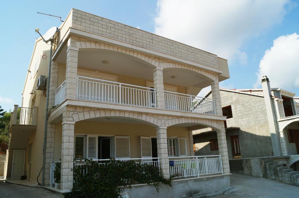 Apartments Morgen Брна Экстерьер фото